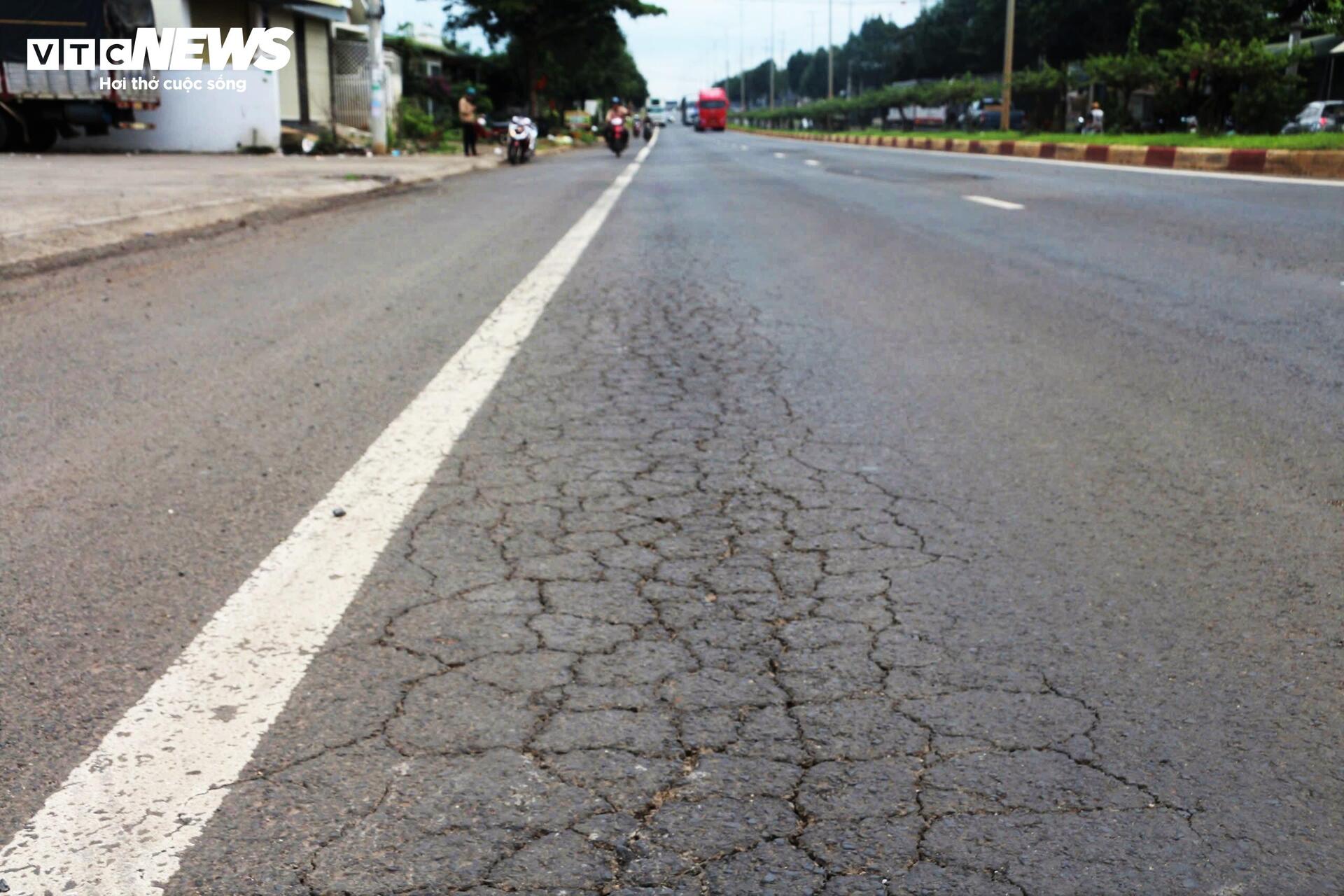 Đường hơn 640 tỷ đồng ở Đắk Lắk tiếp tục hư hỏng sau sửa chữa - Ảnh 7