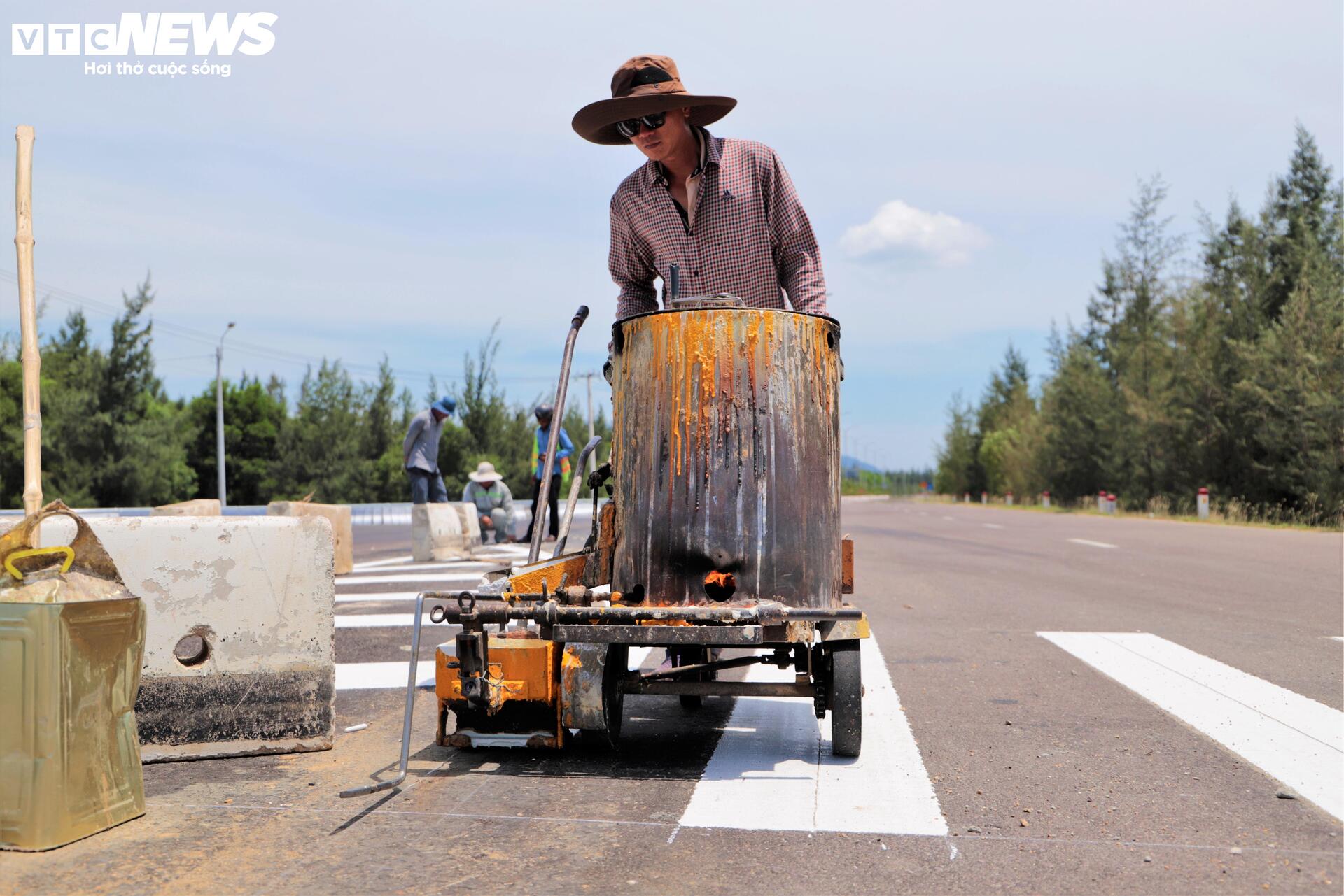 Ngắm tuyến đường 800 tỷ, ‘mạch máu giao thông’ trọng điểm của Gia Lai - Ảnh 11