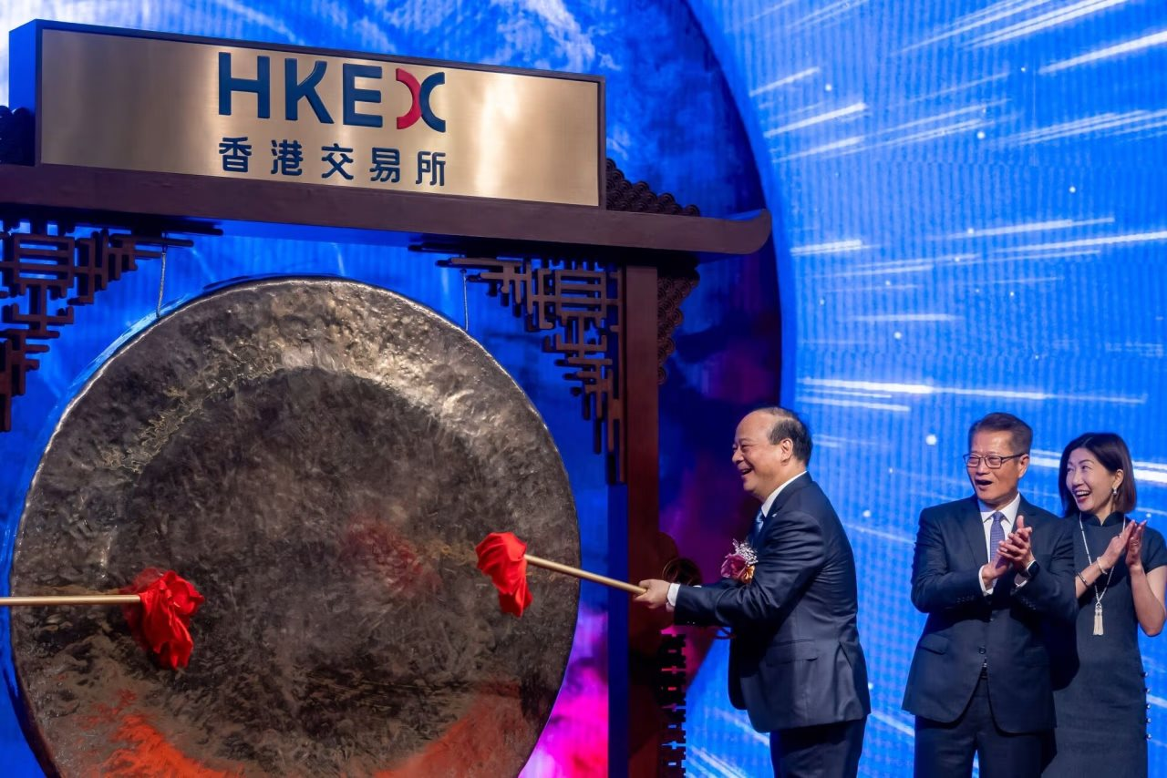 Cứ 3 xe điện thì có 1 xe dùng pin của vị tỷ phú này: Nhà sáng lập bí ẩn của hãng ắc quy lớn nhất thế giới, sống tối giản, rút kinh nghiệm từ Jack Ma - Ảnh 4