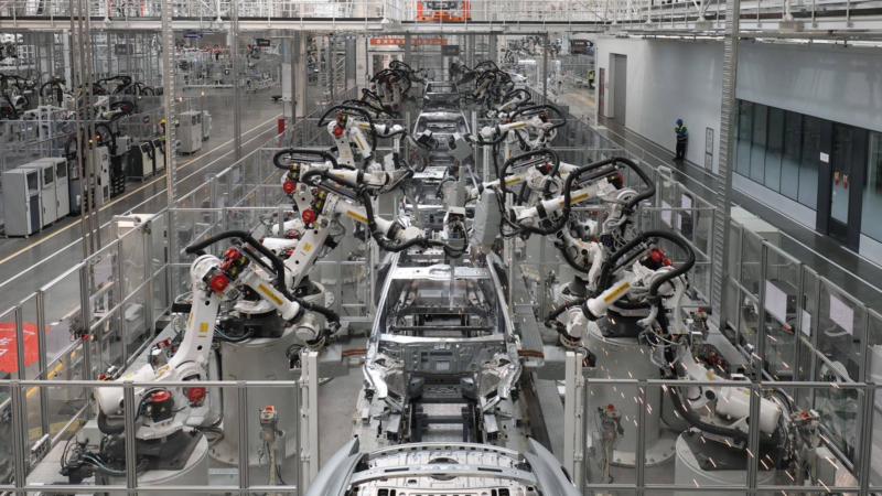 Không có đơn hàng thì phá sản, nhưng 3 phút nhận 200.000 đơn như Xiaomi cũng khốn đốn - Ảnh 1