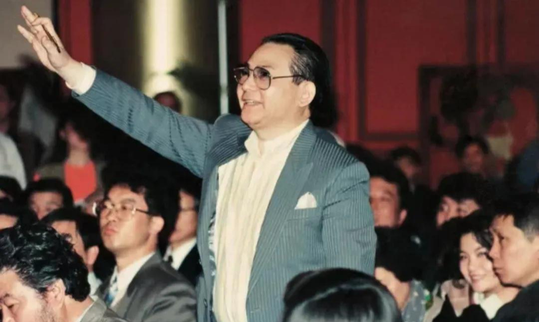 Ông trùm đồ cổ nổi tiếng qua đời chưa đầy 1 năm, tài sản đã bị mang đấu giá mà không có giá sàn - Ảnh 4