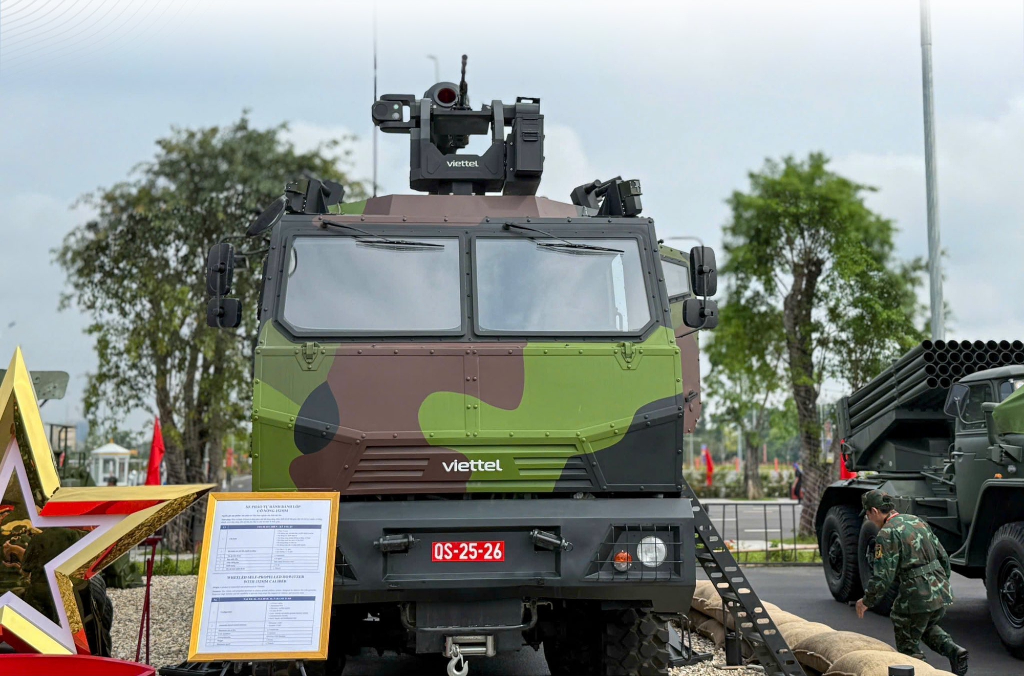 Lộ diện khí tài quân sự "bí ẩn" tại công trình top 10 thế giới: Là pháo mặt đất hạng nặng "made by Vietnam" - Ảnh 2
