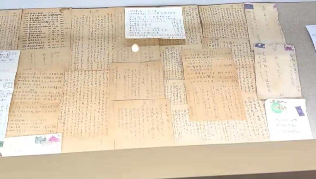 Ông trùm đồ cổ nổi tiếng qua đời chưa đầy 1 năm, tài sản đã bị mang đấu giá mà không có giá sàn - Ảnh 3