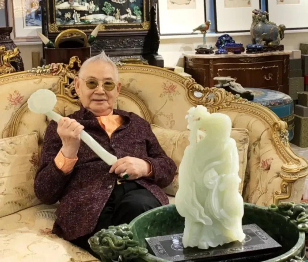 Ông trùm đồ cổ nổi tiếng qua đời chưa đầy 1 năm, tài sản đã bị mang đấu giá mà không có giá sàn - Ảnh 2