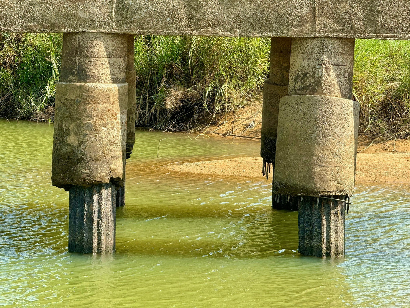 Cận cảnh cầu Trà Khúc 1 - biểu tượng 60 năm trước ngày được xây mới - Ảnh 8