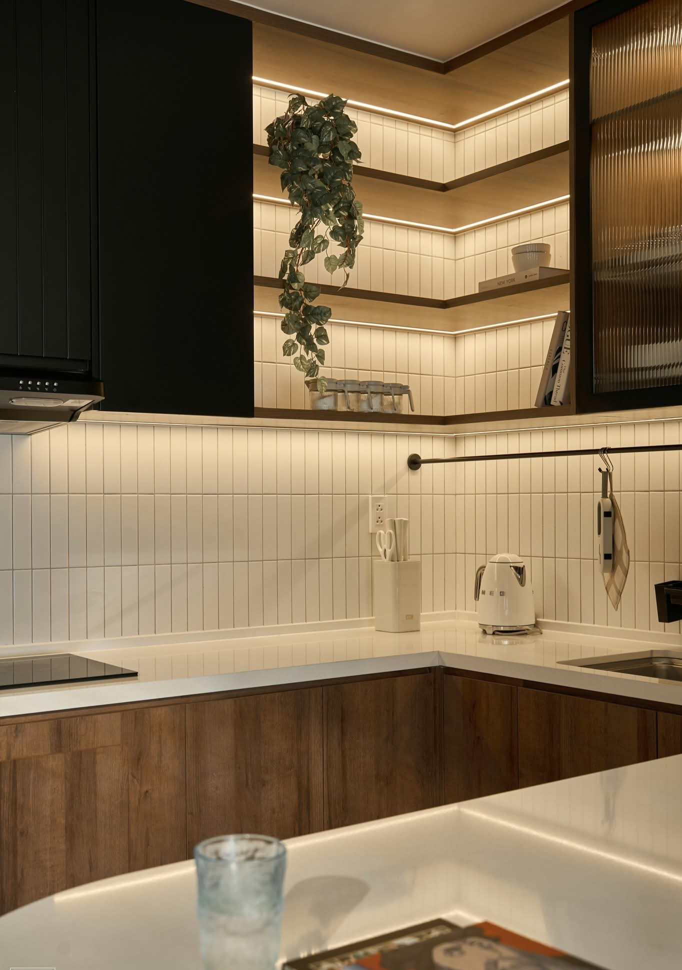 Không gian ấm cúng mộc mạc của căn hộ 62m2 hai phòng ngủ - Ảnh 10