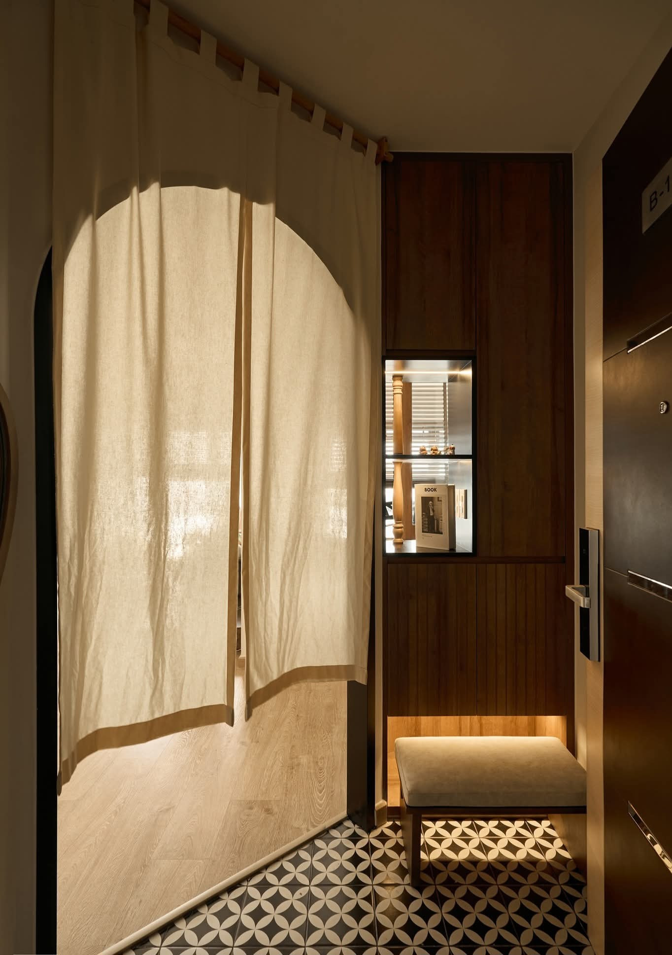 Không gian ấm cúng mộc mạc của căn hộ 62m2 hai phòng ngủ - Ảnh 13