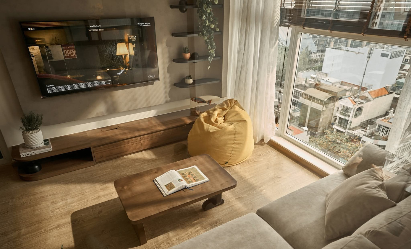 Không gian ấm cúng mộc mạc của căn hộ 62m2 hai phòng ngủ - Ảnh 2