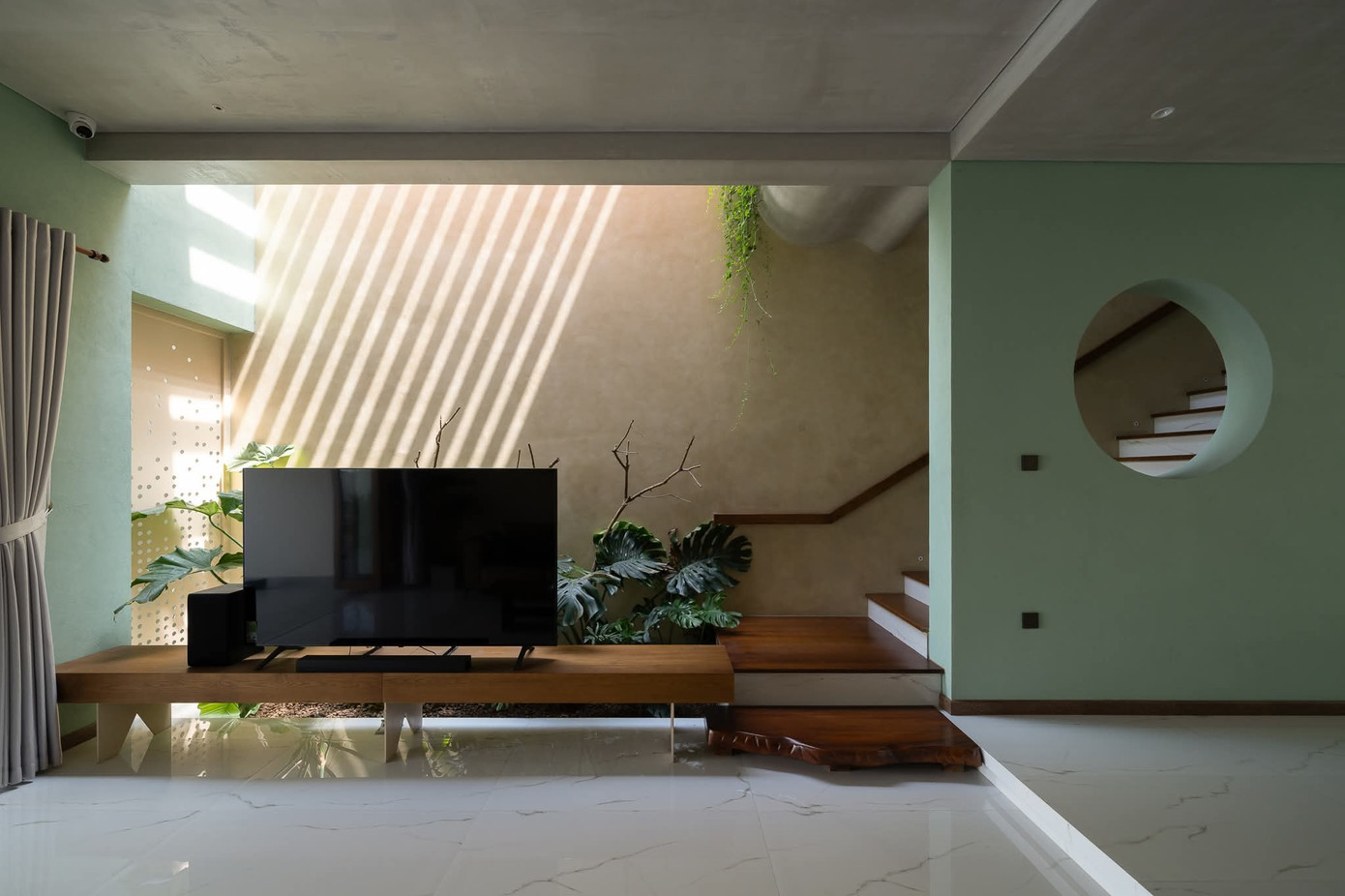 Ngôi nhà hiện đại ở Miền Tây rộng 120m2 mang vẻ đẹp nhà vườn truyền thống - Ảnh 5