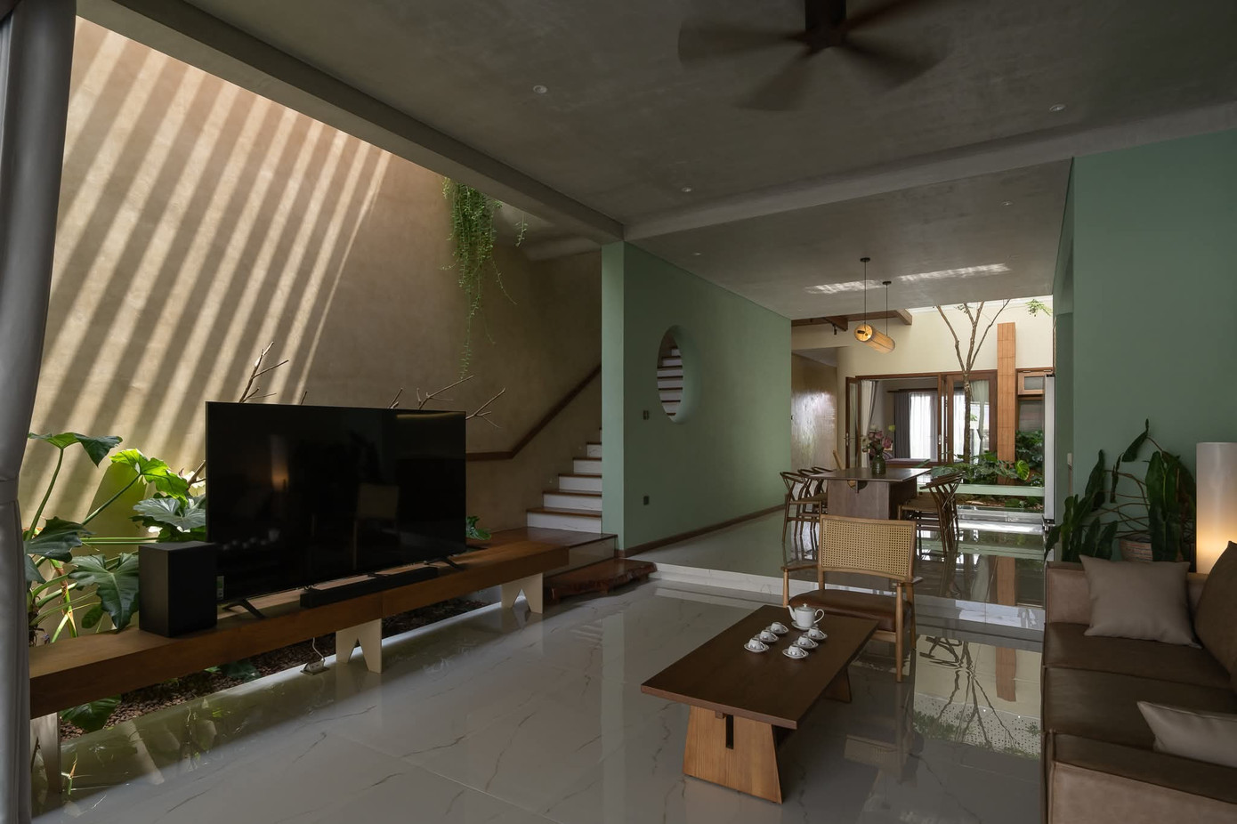 Ngôi nhà hiện đại ở Miền Tây rộng 120m2 mang vẻ đẹp nhà vườn truyền thống - Ảnh 4