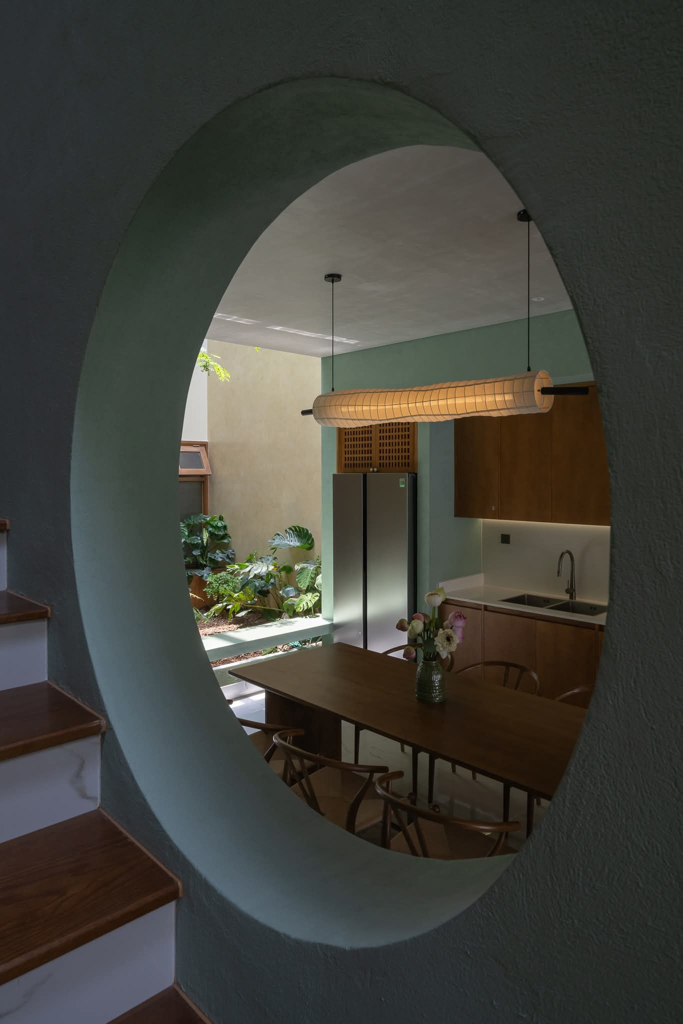 Ngôi nhà hiện đại ở Miền Tây rộng 120m2 mang vẻ đẹp nhà vườn truyền thống - Ảnh 8