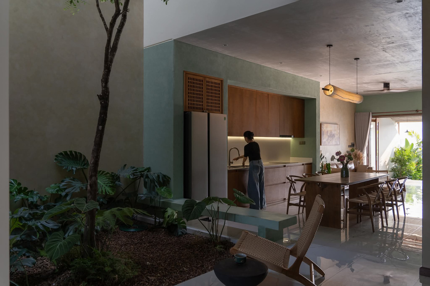 Ngôi nhà hiện đại ở Miền Tây rộng 120m2 mang vẻ đẹp nhà vườn truyền thống - Ảnh 9