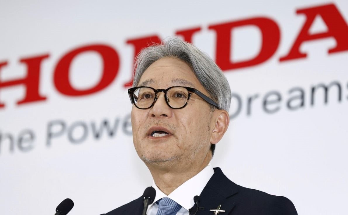 Ngược chiều thế giới, Chủ tịch Akio Toyoda chứng minh mình đúng khi làm xe lai: Loạt 'ông lớn' giảm sản lượng xe điện, thời hưng thịnh của hybrid bắt đầu - Ảnh 1