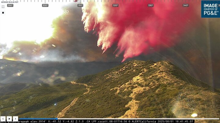 Cháy rừng dữ dội tại California, hơn 339 km² bị thiêu rụi, 4 người bị thương - Ảnh 5