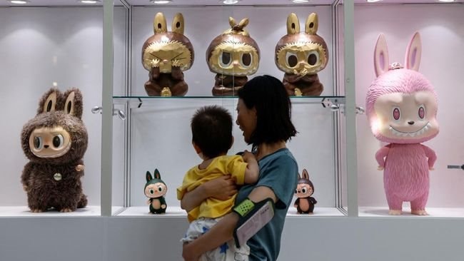 Tiêu dùng tự sướng: Trào lưu mới của Gen Z khi kinh tế lạm phát, lãi suất cao và sa thải hàng loạt - Ảnh 2