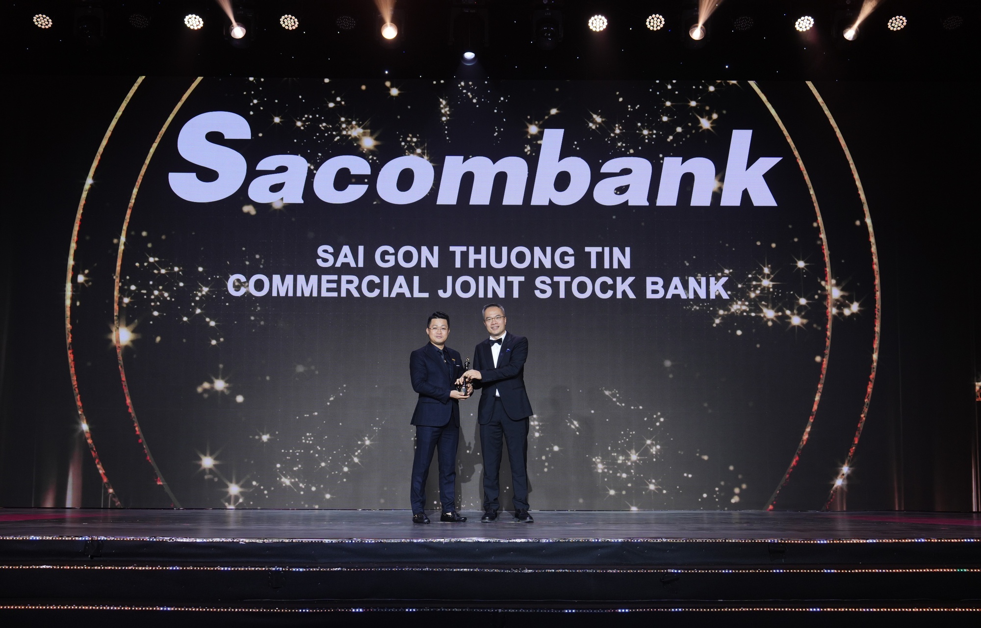 Sacombank khẳng định vị thế nguồn nhân lực dẫn đầu khu vực - Ảnh 1