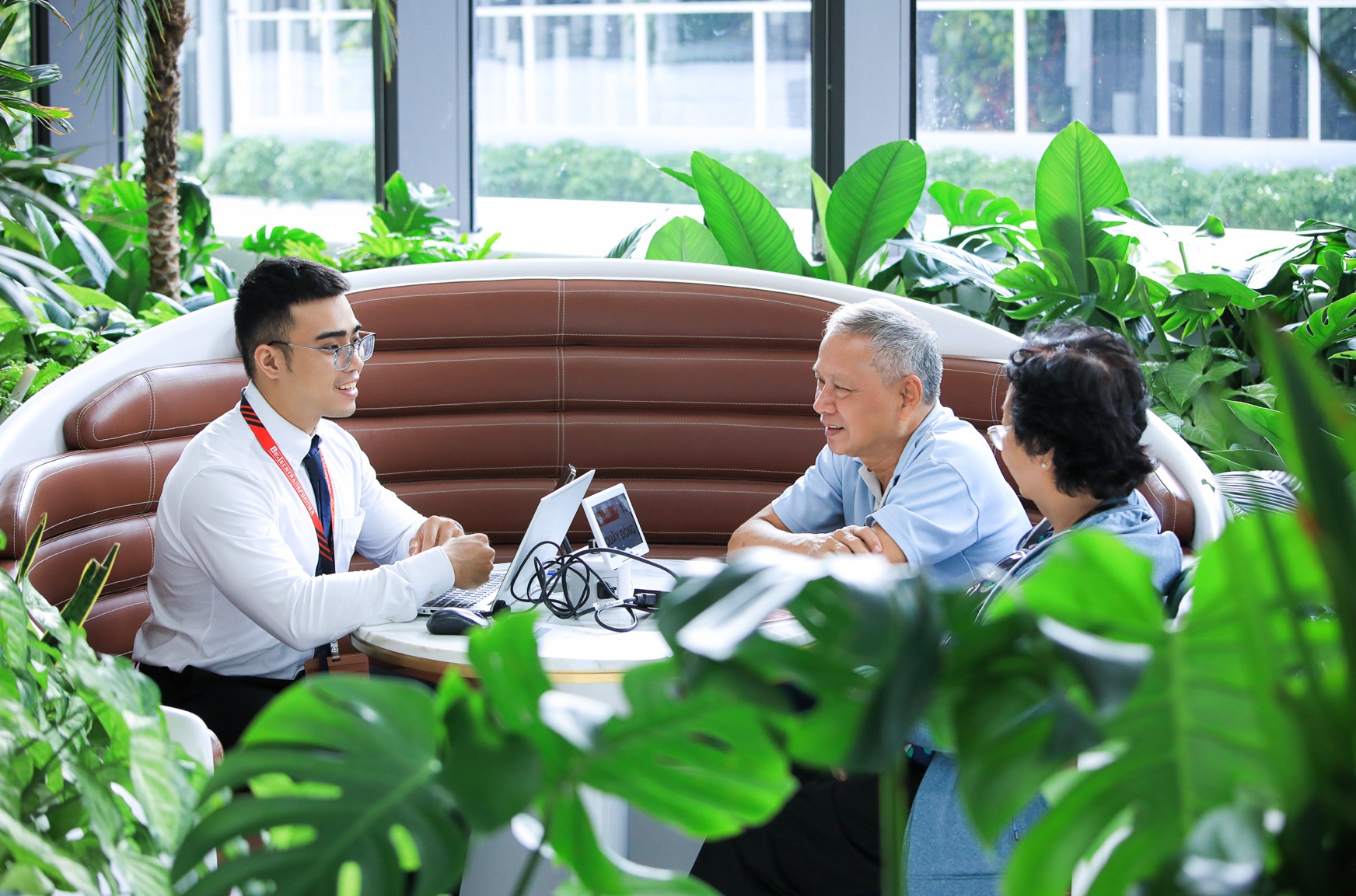 Techcombank tham gia mảng bảo hiểm nhân thọ, liệu "ông lớn" ngành ngân hàng có tạo nên những khác biệt như Zero Fee hay Sinh Lời Tự Động? - Ảnh 2