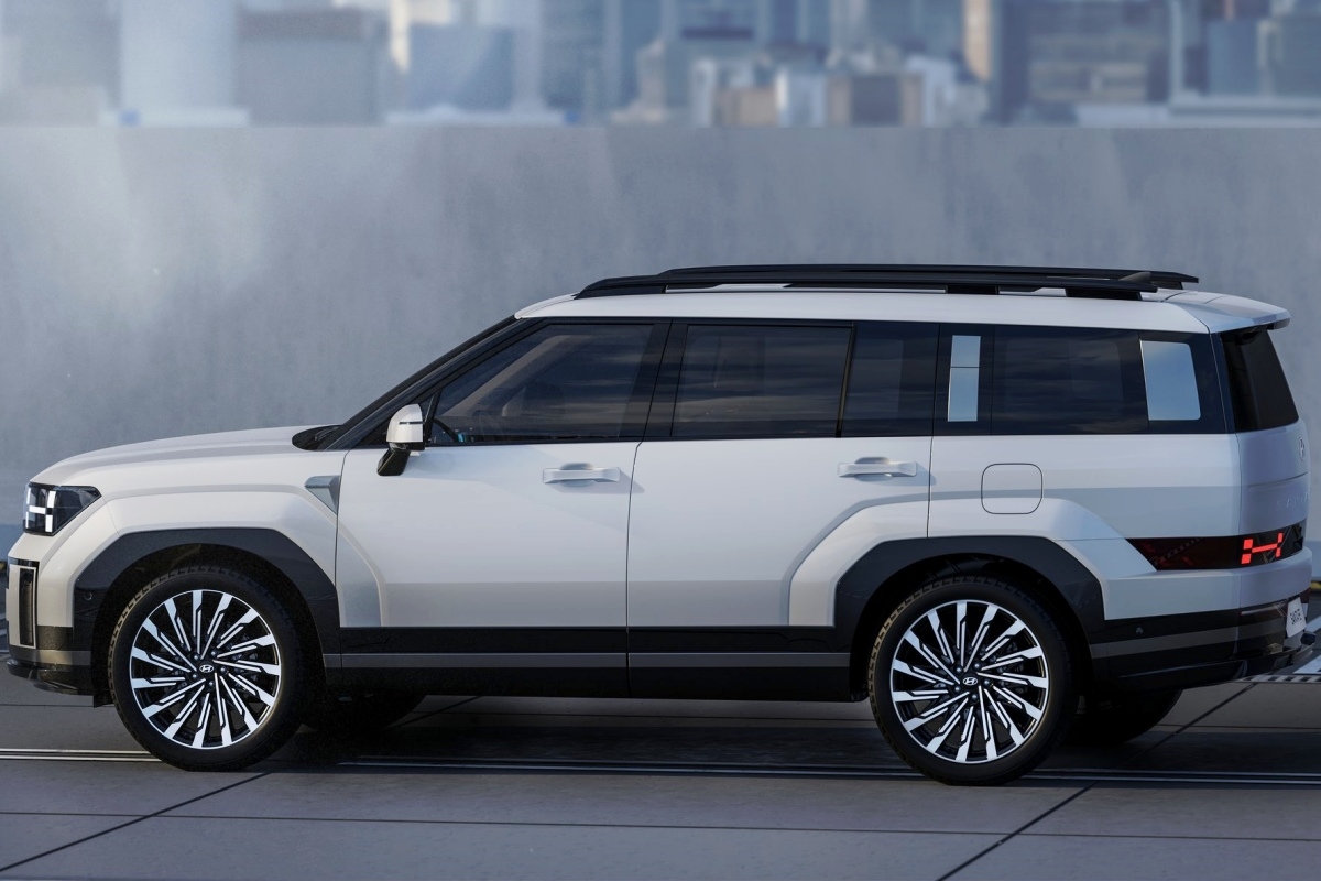 Hyundai Santa Fe 2026 ra mắt: Bản tiêu chuẩn 'lấy thêm' trang bị của bản cao, bổ sung bản mới, tăng giá gây tranh cãi - Ảnh 1