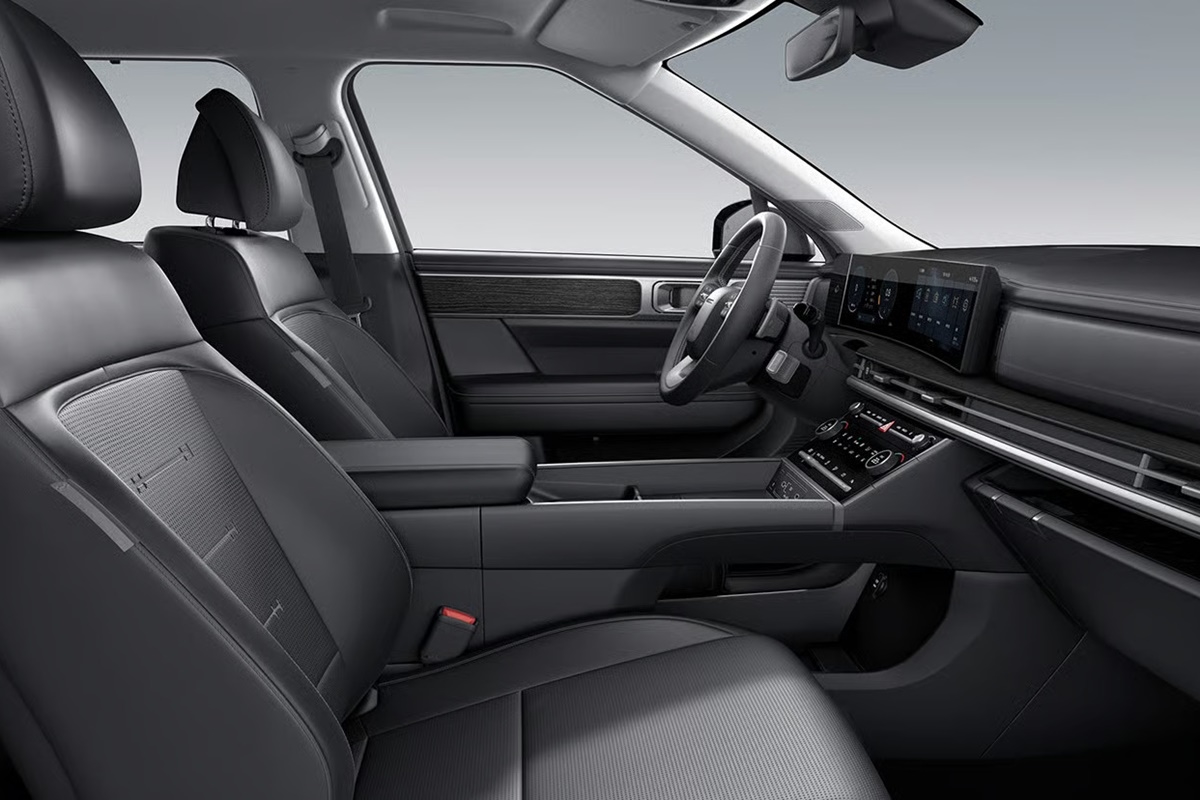 Hyundai Santa Fe 2026 ra mắt: Bản tiêu chuẩn 'lấy thêm' trang bị của bản cao, bổ sung bản mới, tăng giá gây tranh cãi - Ảnh 4