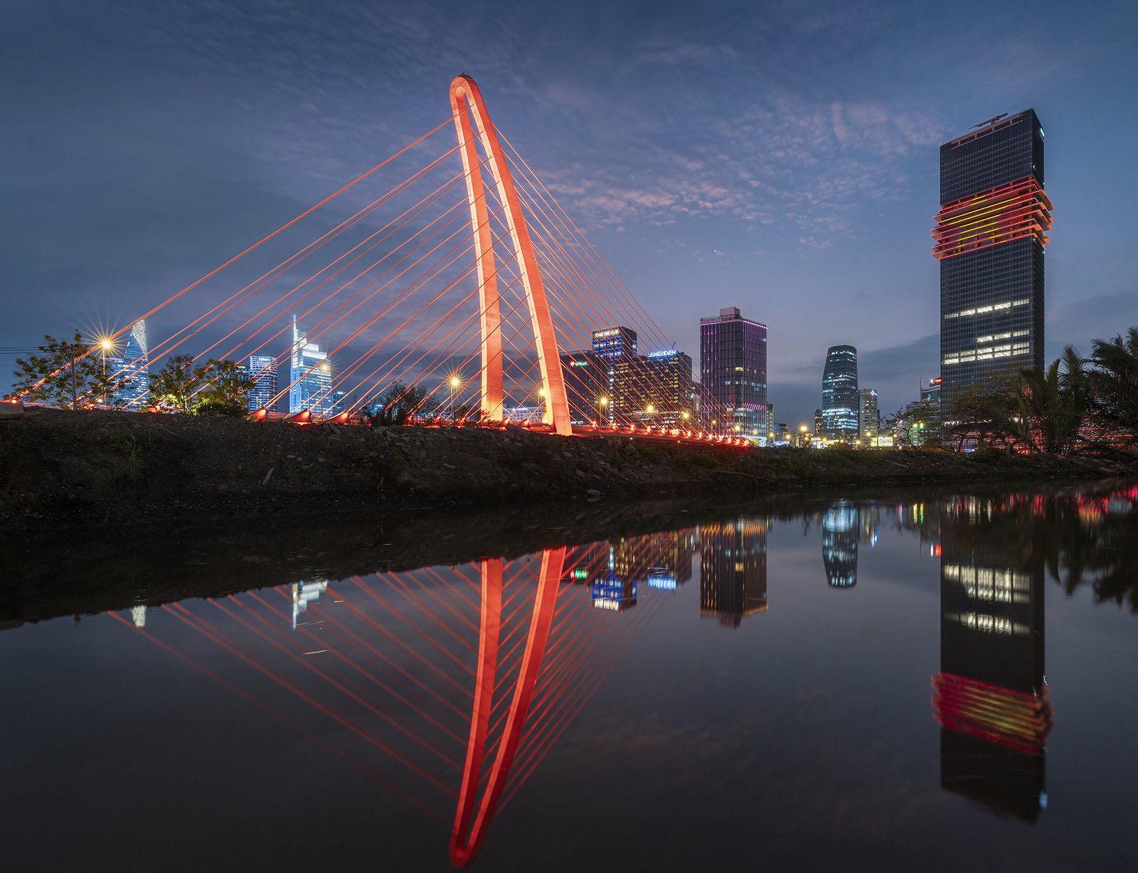 Cận cảnh tòa tháp tài chính quốc tế 55 tầng đầu tiên ở TP HCM - Ảnh 10