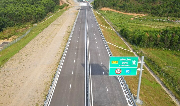 Cao tốc Vũng Áng - Bùng sẽ thông xe ngày 28/8 - Ảnh 1