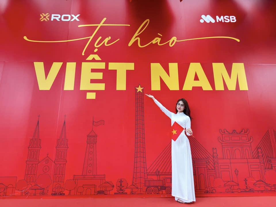 ROX Tower rực rỡ cờ hoa, lan tỏa tinh thần tự hào Việt Nam - Ảnh 3