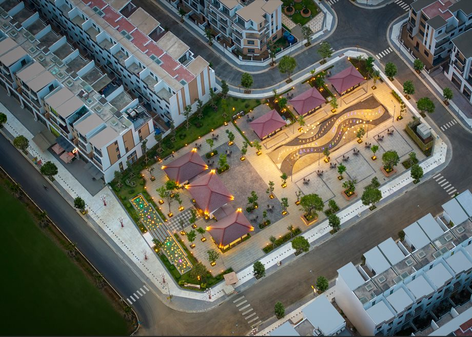 Những bước chân dồn dập trong 'Thế trận F2' của bầu Hiển và 2 con trai - Ảnh 2