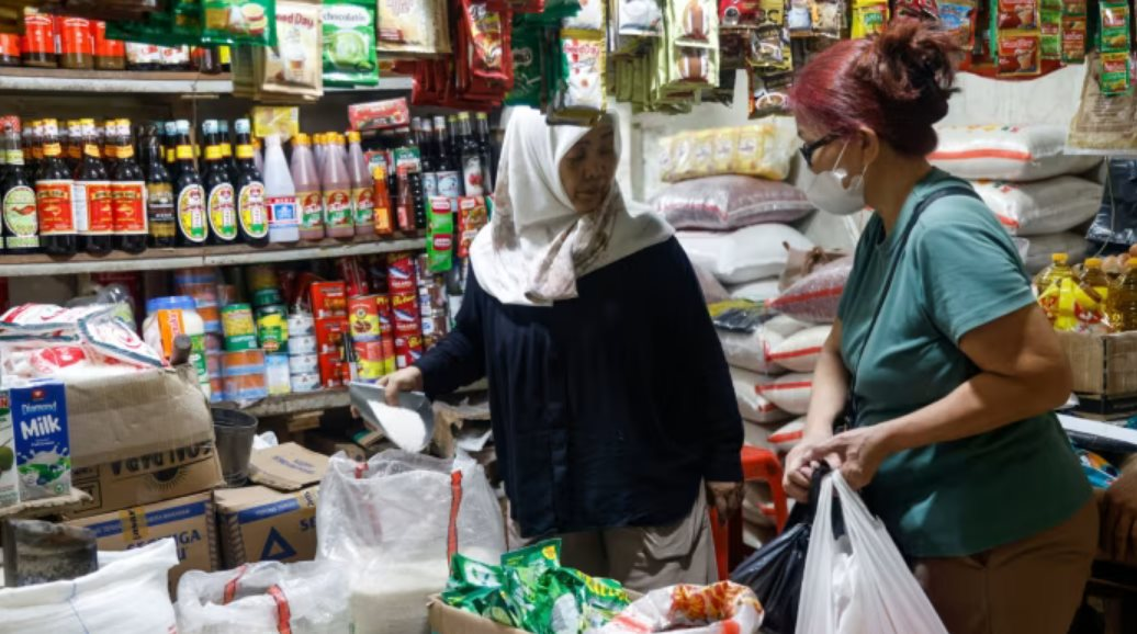 Buồn của nền kinh tế lớn nhất Đông Nam Á: GDP tăng vọt nhưng doanh nghiệp chỉ mong ‘tồn tại’ không dám mở rộng, chật vật tránh sa thải, nợ lương - Ảnh 4