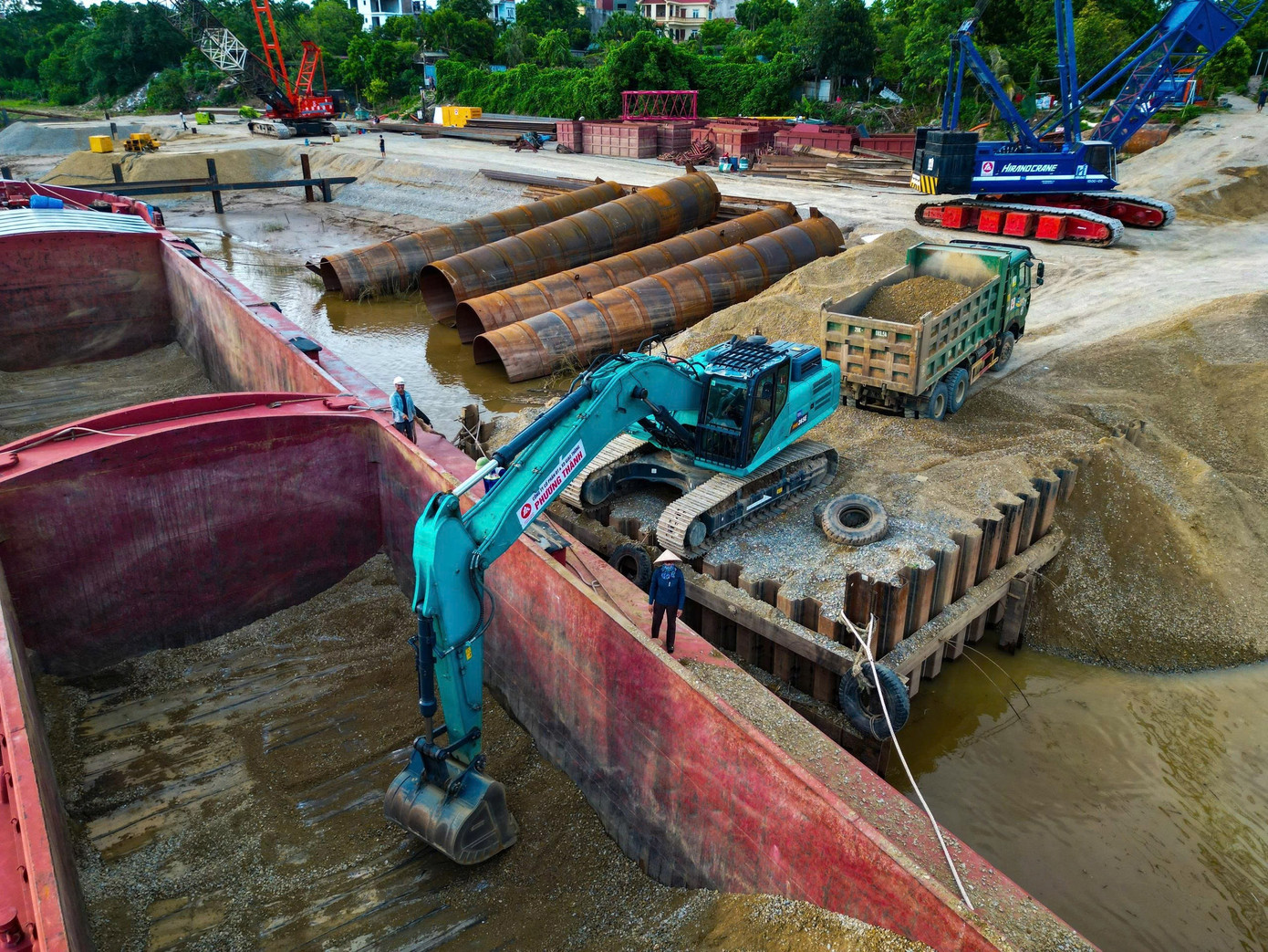 Hiện trạng dự án cầu Tứ Liên gần 20.000 tỷ đồng sau hơn 2 tháng triển khai - Ảnh 3