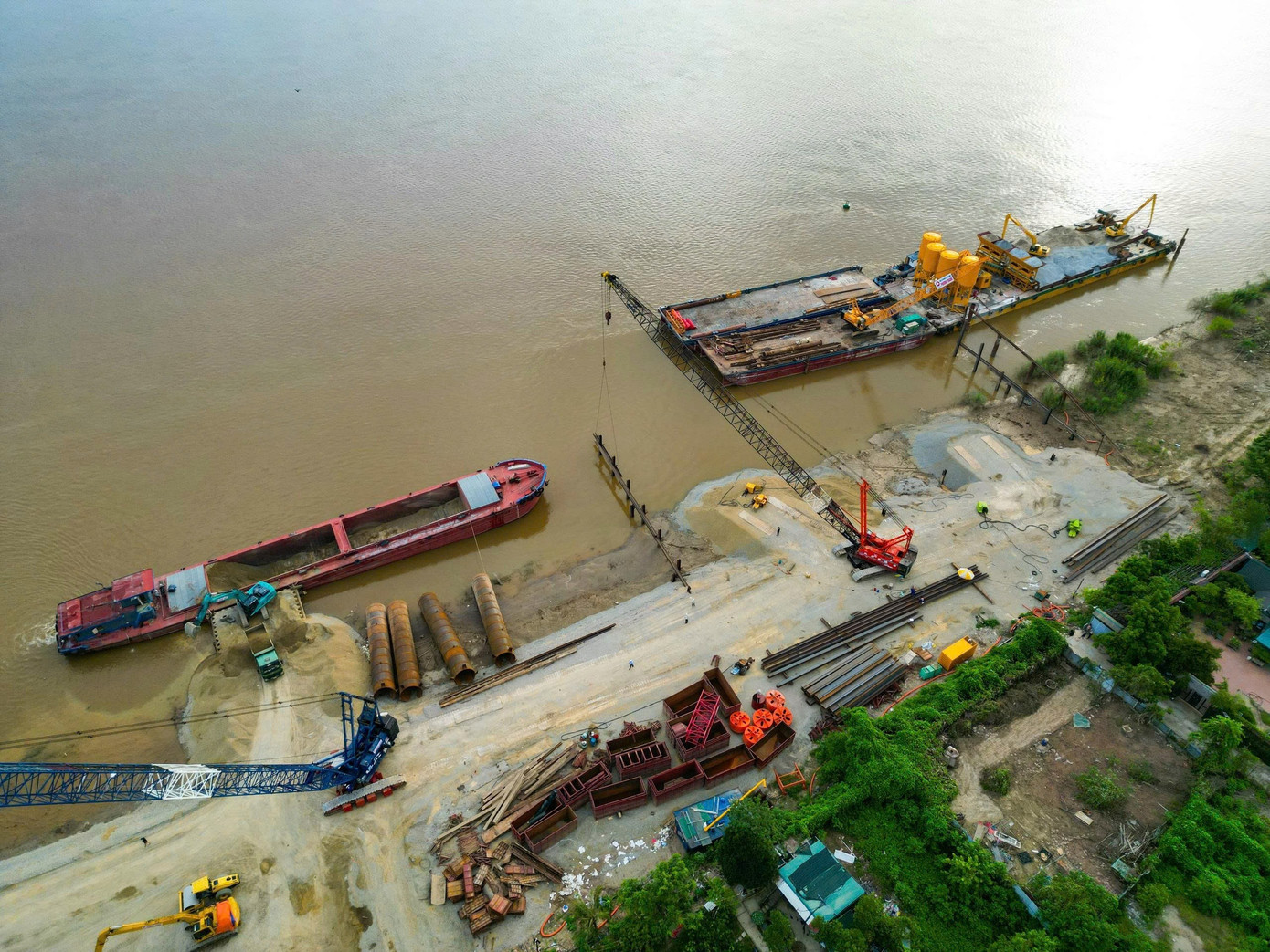 Hiện trạng dự án cầu Tứ Liên gần 20.000 tỷ đồng sau hơn 2 tháng triển khai - Ảnh 16