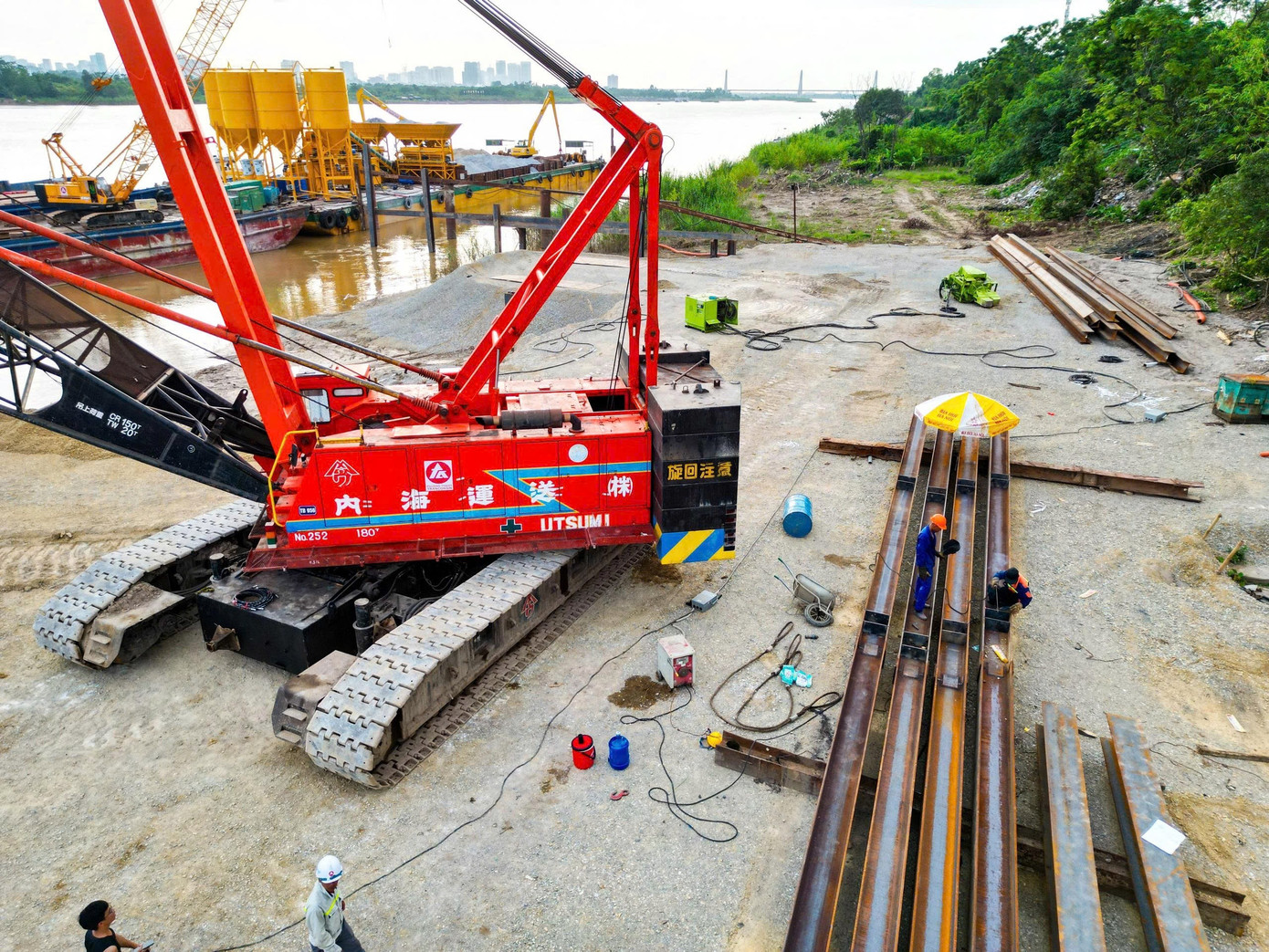 Hiện trạng dự án cầu Tứ Liên gần 20.000 tỷ đồng sau hơn 2 tháng triển khai - Ảnh 2