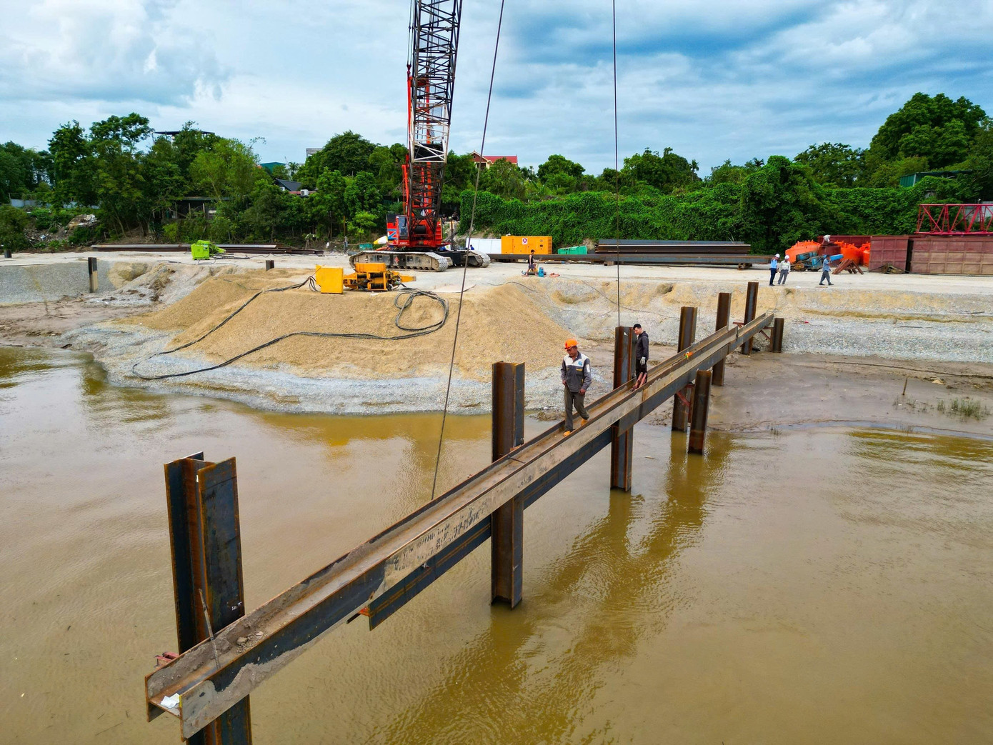 Hiện trạng dự án cầu Tứ Liên gần 20.000 tỷ đồng sau hơn 2 tháng triển khai - Ảnh 14
