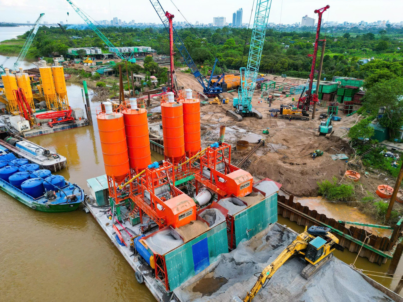 Hiện trạng dự án cầu Tứ Liên gần 20.000 tỷ đồng sau hơn 2 tháng triển khai - Ảnh 6