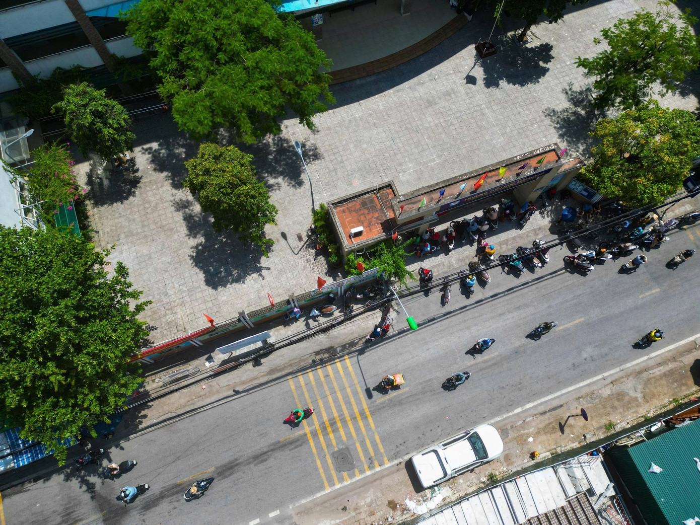 Hiện trạng tuyến đường được Hà Nội ứng trước 700 tỷ đồng để nâng cấp, mở rộng - Ảnh 6