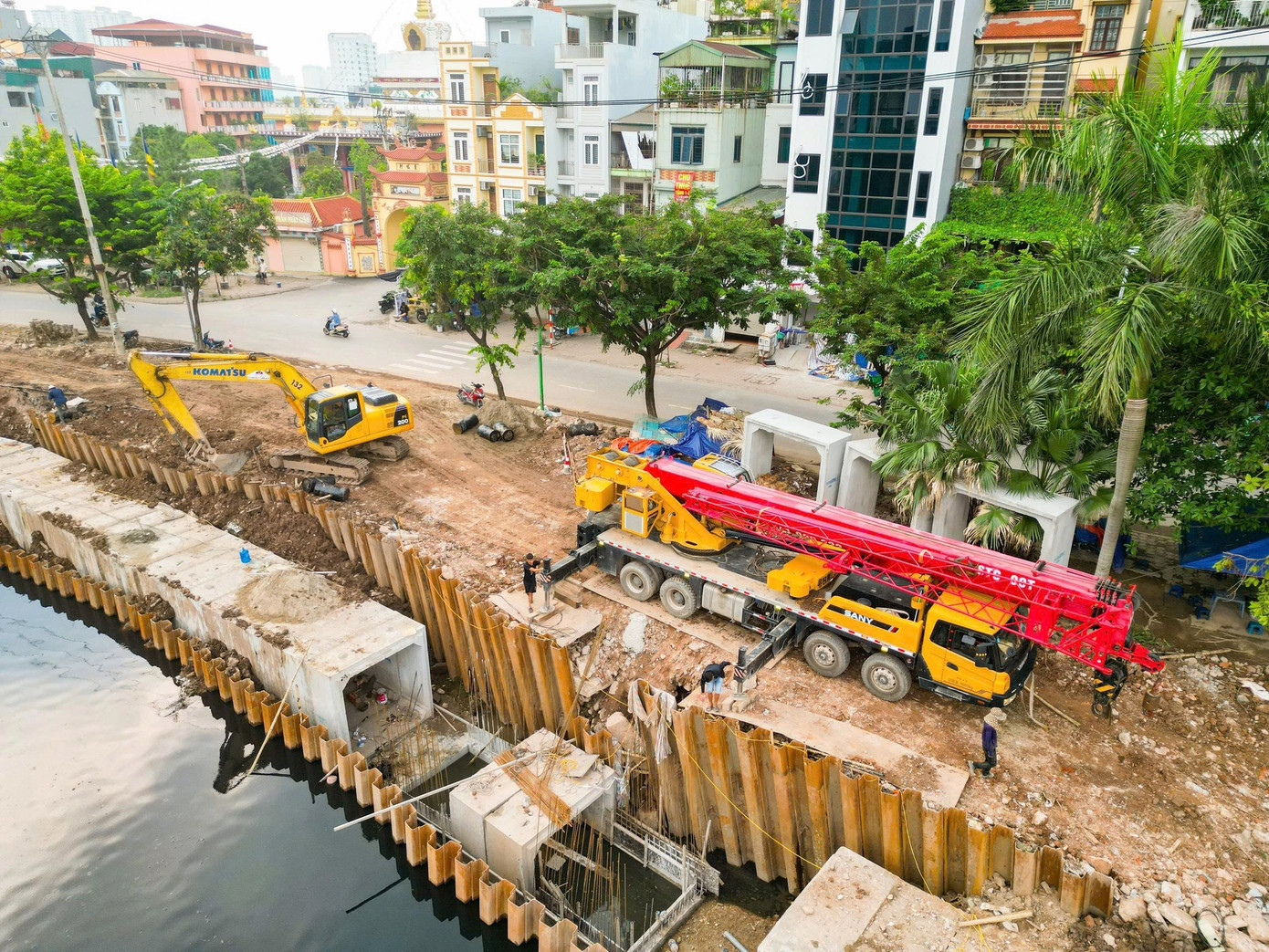 Đập dâng đầu tiên trên sông Tô Lịch trước ngày về đích - Ảnh 11