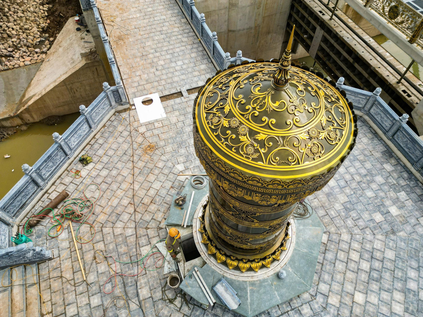 Đập dâng đầu tiên trên sông Tô Lịch trước ngày về đích - Ảnh 4