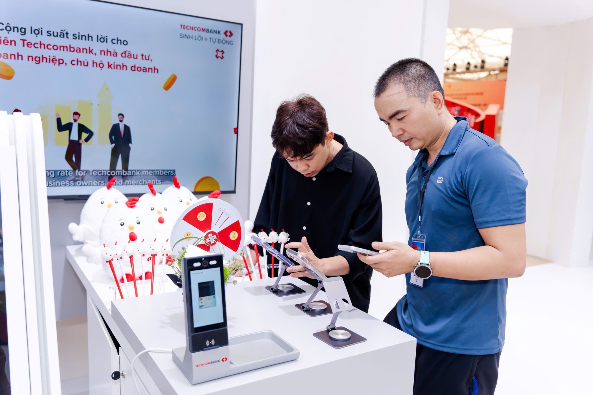 Techcombank ghi dấu ấn tại "Triển lãm thành tựu đất nước" - Ảnh 3