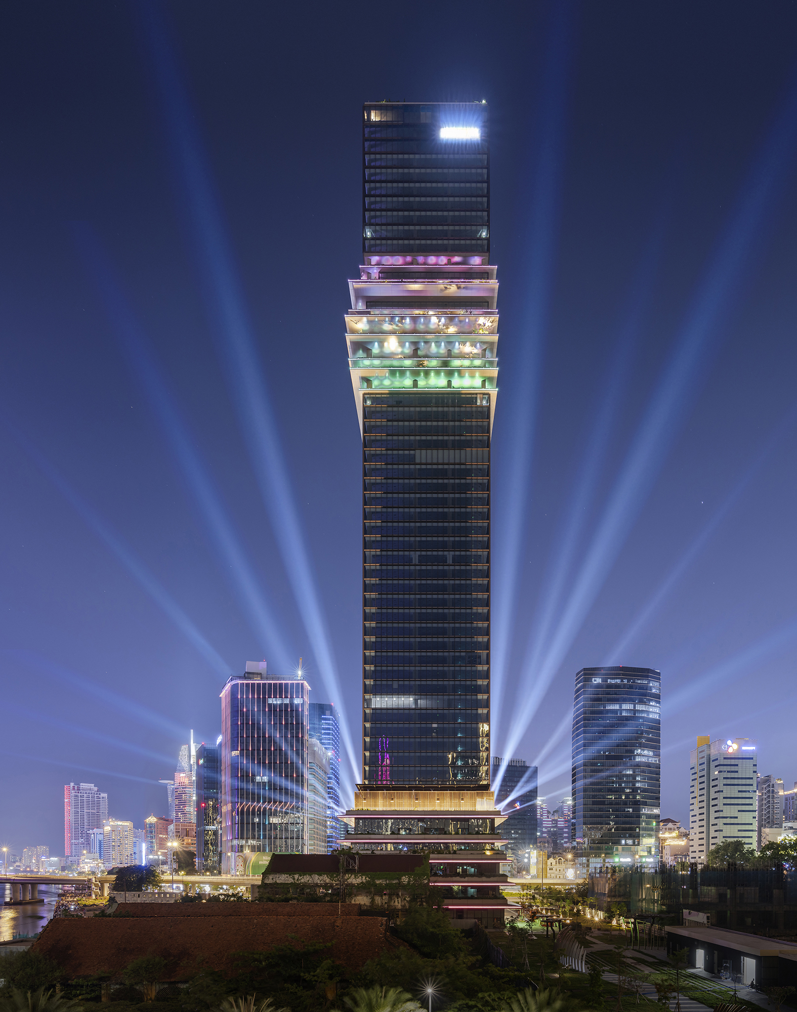 Bên trong biểu tượng tài chính 55 tầng Saigon Marina IFC, một trong những tòa nhà cao nhất Việt Nam - Ảnh 10