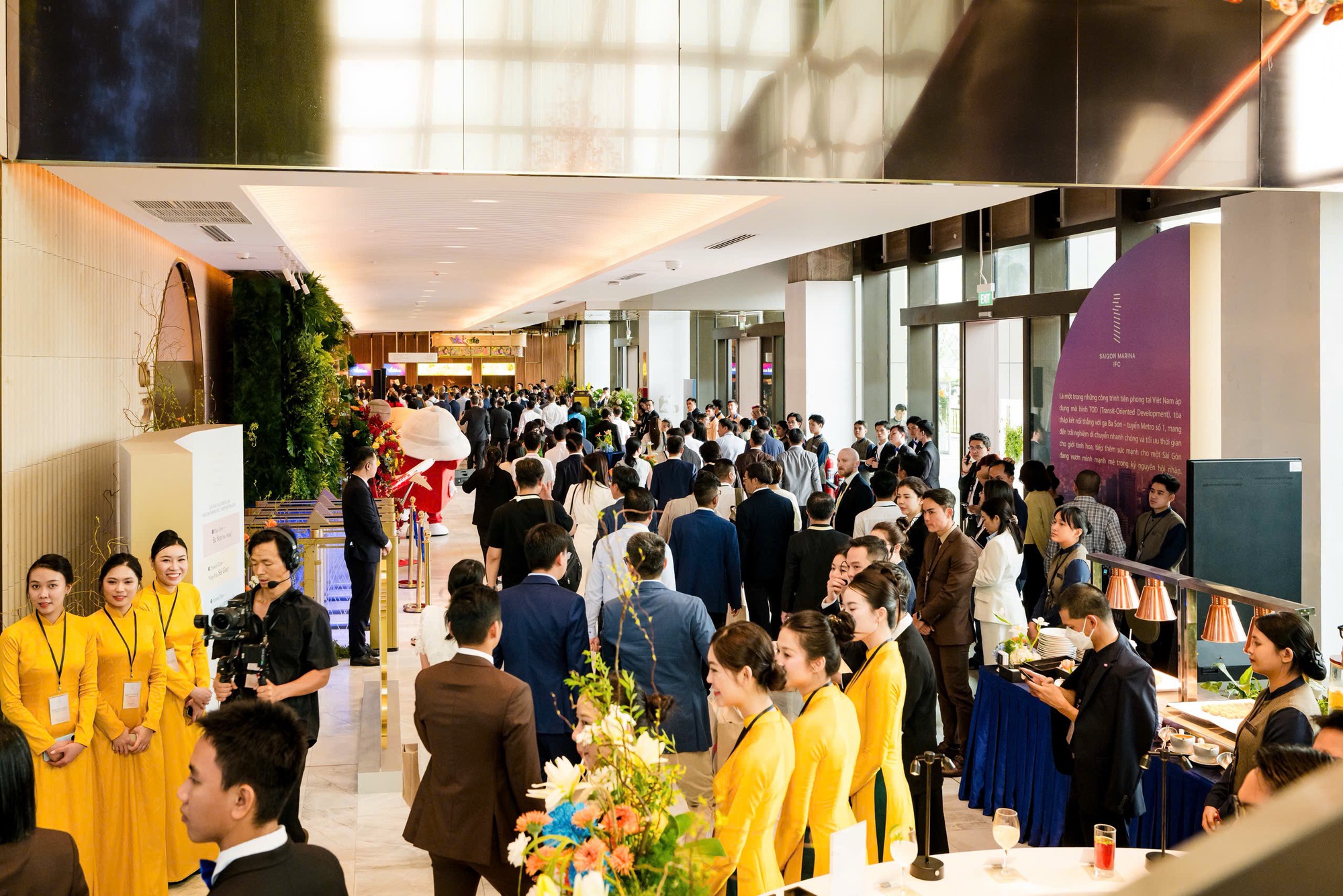 Cận cảnh tòa tháp tài chính quốc tế 55 tầng đầu tiên ở TP HCM - Ảnh 13