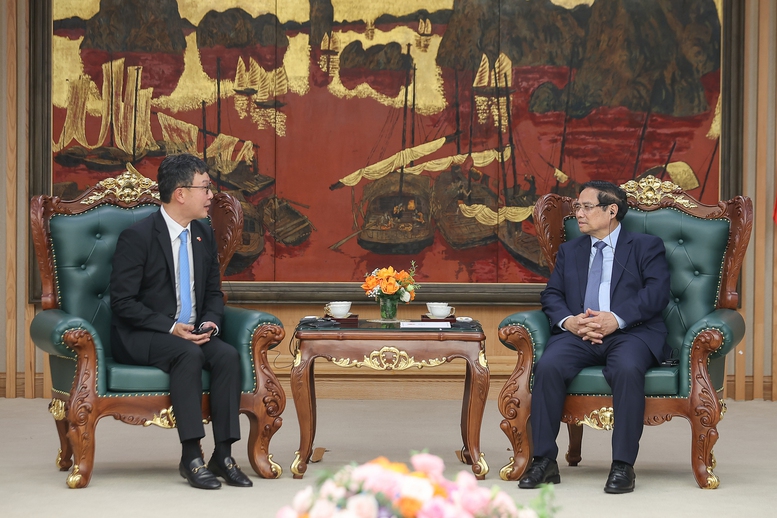 Thủ tướng tiếp lãnh đạo tập đoàn quản lý sàn tài sản mã hóa lớn thứ 3 thế giới - Ảnh 2