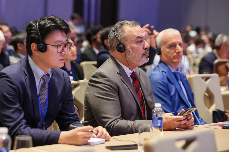 Thủ tướng: Trung tâm tài chính quốc tế là nơi pháp luật được "thiết kế cho tương lai" - Ảnh 8