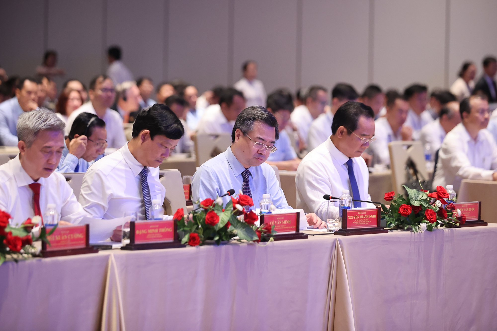 Thủ tướng: Trung tâm tài chính quốc tế là nơi pháp luật được "thiết kế cho tương lai", để cho phép những mô hình mới được vận hành trong khuôn khổ được kiểm soát - Ảnh 2