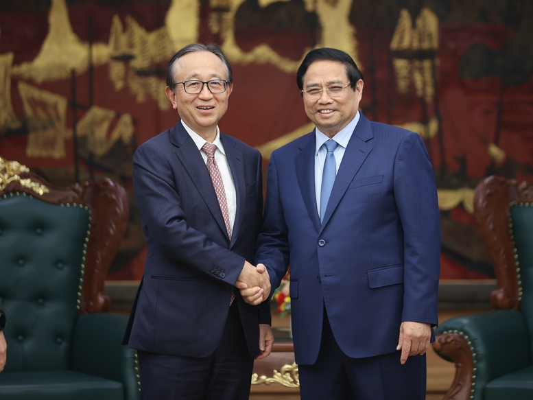 Thủ tướng đề nghị ngân hàng hàng đầu Nhật Bản và thế giới tham gia Trung tâm tài chính quốc tế tại Việt Nam - Ảnh 1