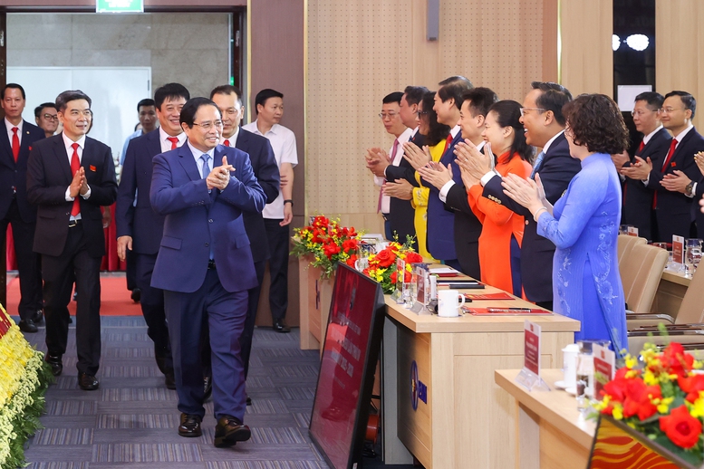 Thủ tướng: Bảo đảm đủ điện cho tăng trưởng 2 con số và tránh các cú sốc về giá - Ảnh 1