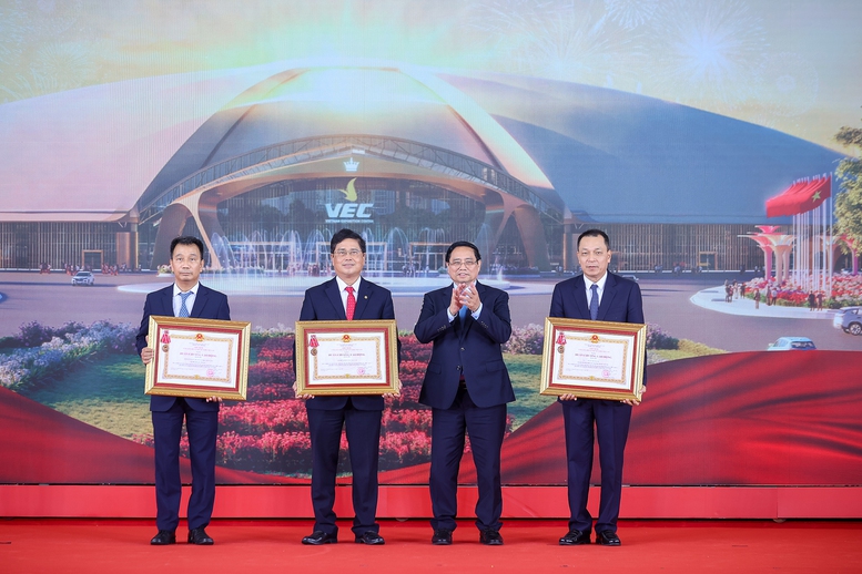 Thủ tướng Phạm Minh Chính: Không khí đặc biệt, khí thế đặc biệt, nỗ lực đặc biệt, sẽ tạo thành quả đặc biệt - Ảnh 11