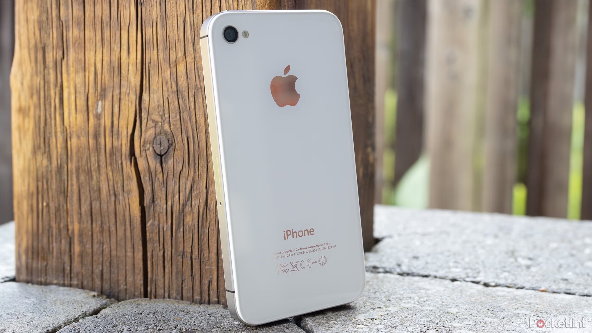 2 mẫu iPhone từng “làm mưa làm gió” tại Việt Nam, cũ nhưng chưa bao giờ hết hot, thế hệ bây giờ làm sao biết! - Ảnh 2