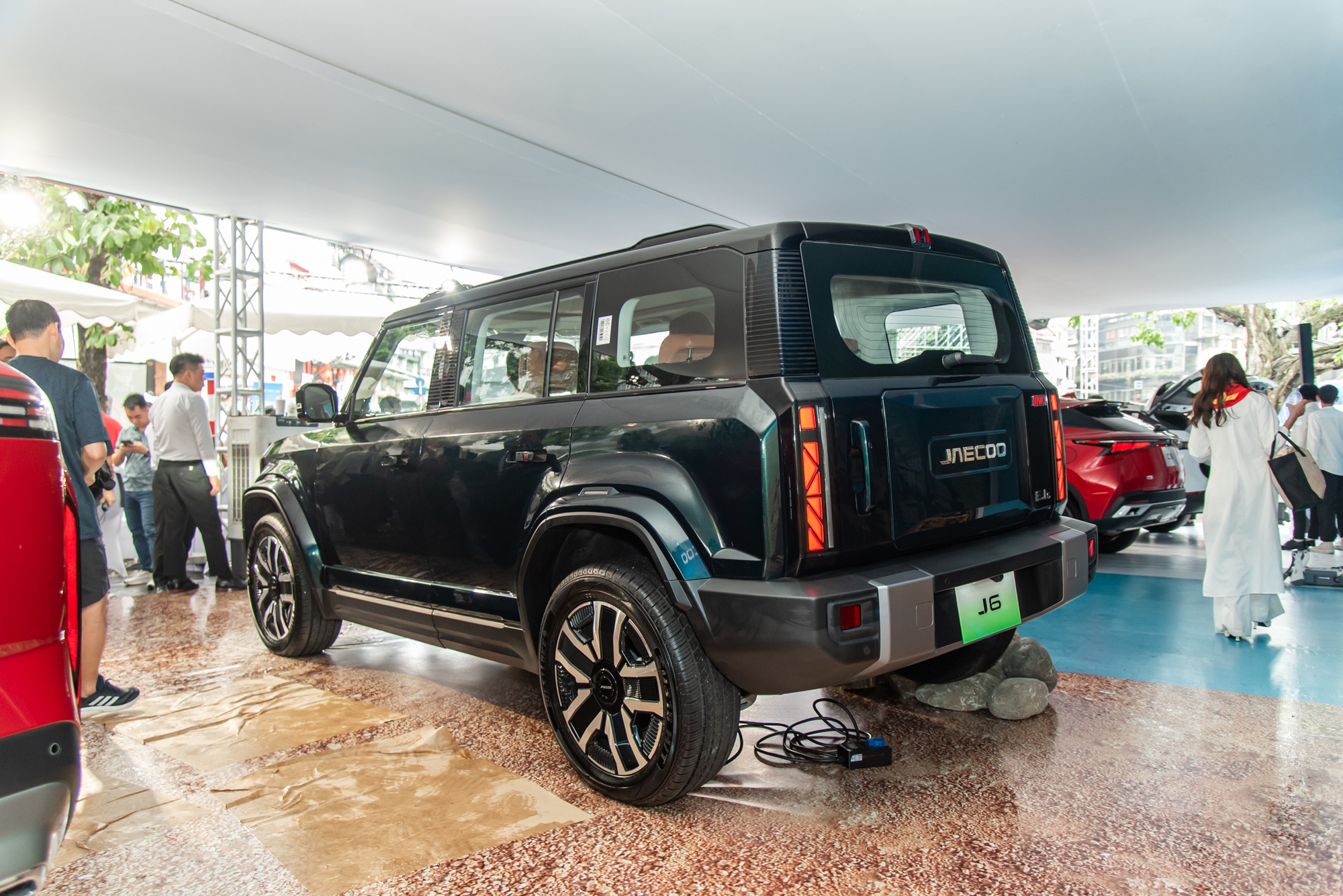 Chi tiết Jaecoo J6 tại Việt Nam: Là bản 2 cầu, đi được hơn 400km/lần sạc, giá dự kiến 1 tỷ đồng - Ảnh 2