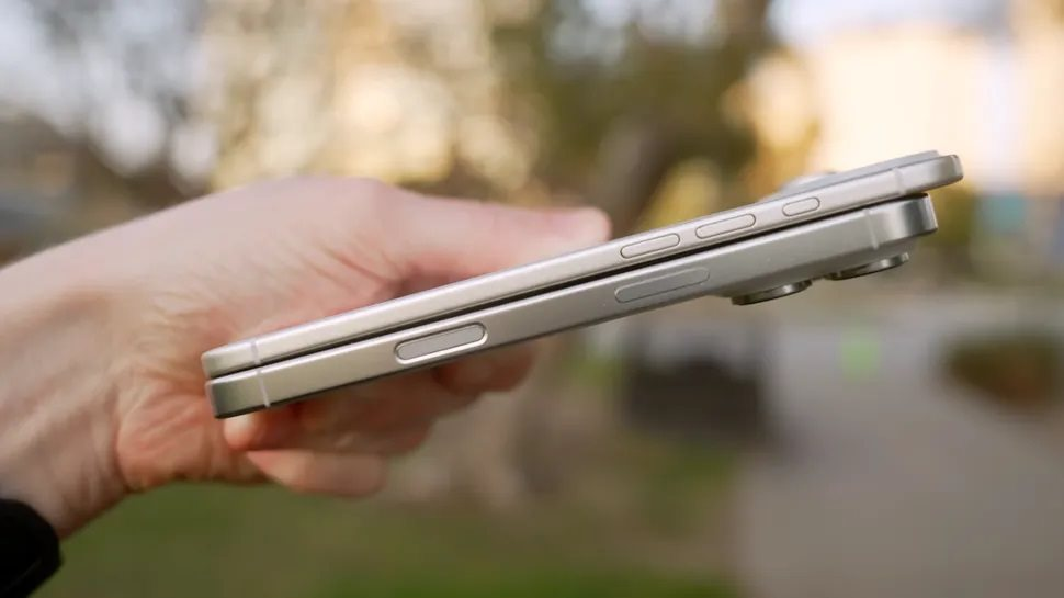 "Sinh sau đẻ muộn", iPhone 17 mới vẫn có thứ khiến mẫu điện thoại đang gây thất vọng của Samsung bị lu mờ? - Ảnh 2