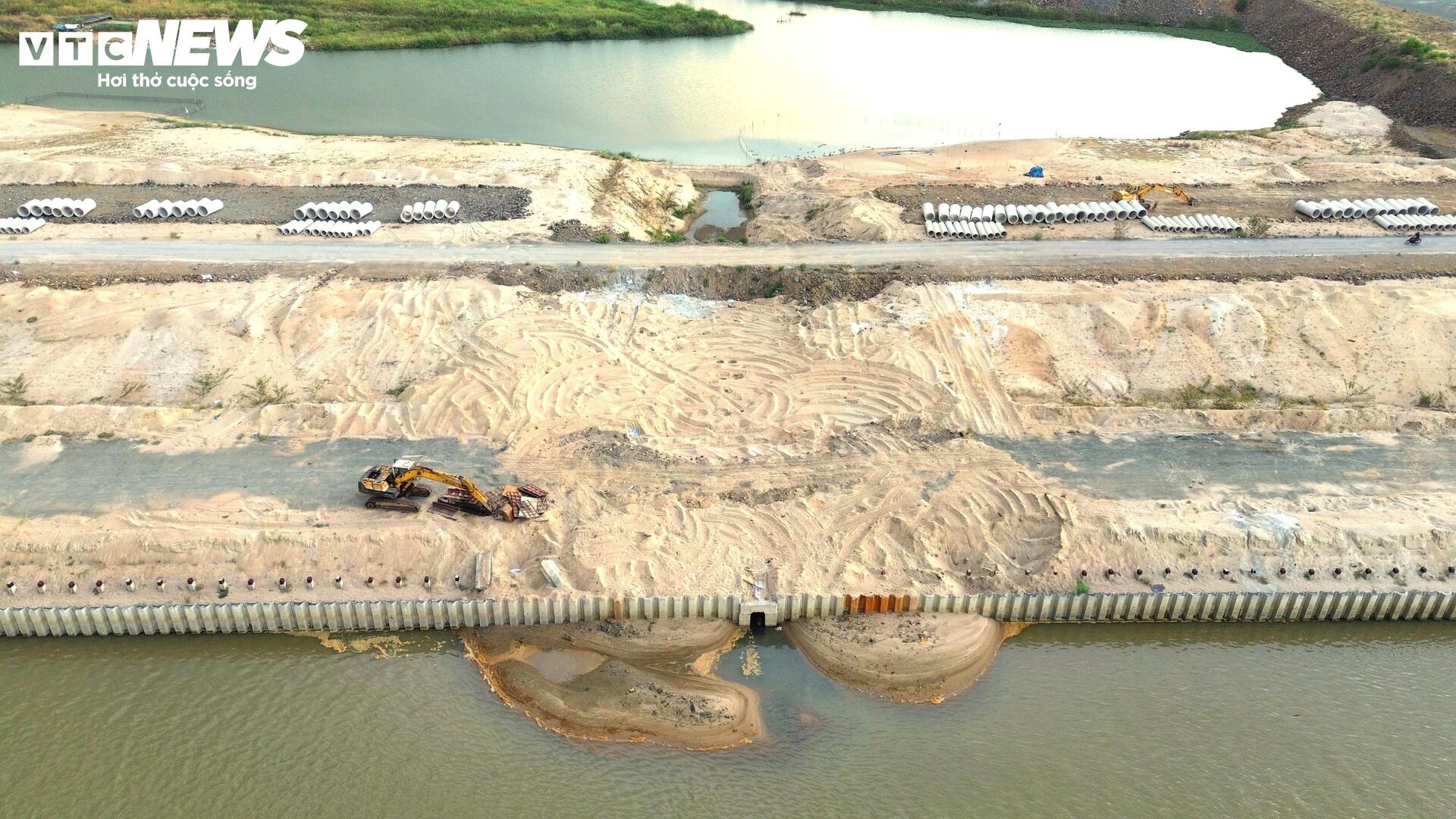 Máy móc dự án nghìn tỷ ở Đắk Lắk phơi nắng phơi sương chờ giải phóng mặt bằng - Ảnh 4