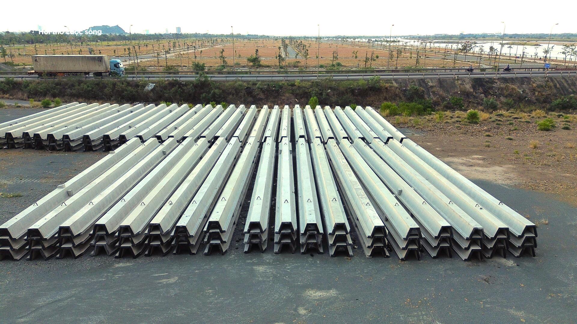 Máy móc dự án nghìn tỷ ở Đắk Lắk phơi nắng phơi sương chờ giải phóng mặt bằng - Ảnh 5